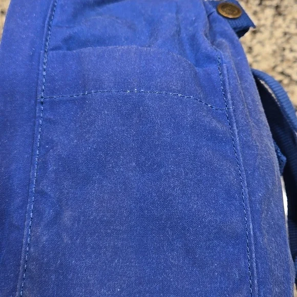 FJALL RAVEN KANKAN MINI BACKPACK IN COBALT BLUE. FLAWED... - Picture 10 of 16